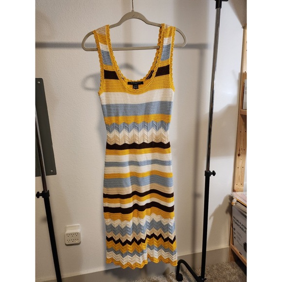 French Connection Knit Bodycon Dress Chevron Striped Sleeveless Size 6 - Picture 1 of 3